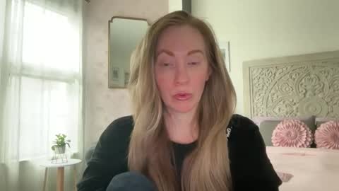 Sarah online show from April 25, 2026, 5:54 pm