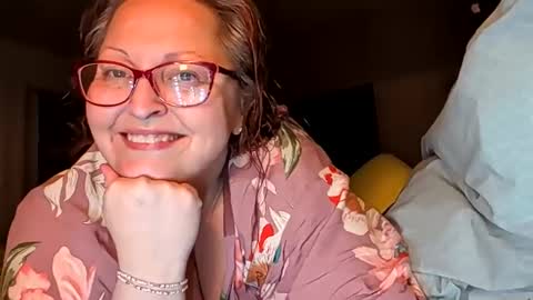 MamaStarr   online show from February 3, 2026, 6:22 am