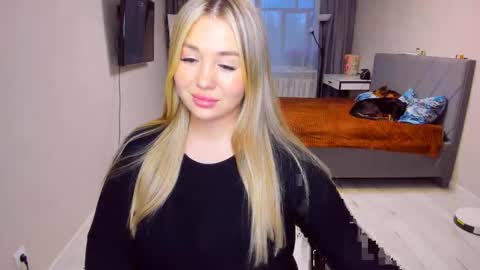Snapshot of sarahmils chatting on April 15, 2026, 3:52 pm Sarah online show from April 15, 2026, 3:52 pm