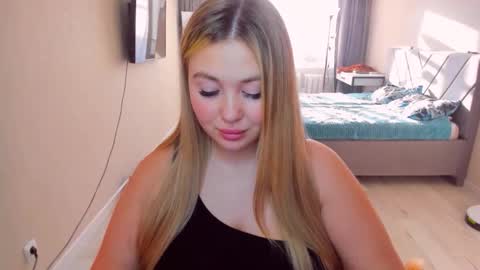 Snapshot of sarahmils chatting on May 11, 2026, 2:45 pm Sarah online show from May 11, 2026, 2:45 pm