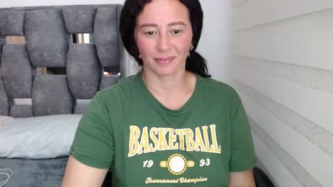 Lia online show from December 2, 2024, 10:45 pm