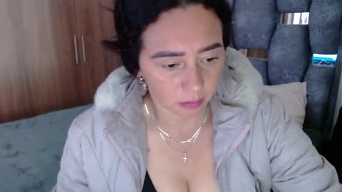 Lia online show from January 3, 2025, 7:50 pm