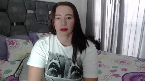 Lia online show from April 24, 2026, 3:25 pm