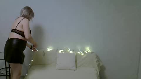 sarahphelps online show from November 30, 2025, 5:17 pm