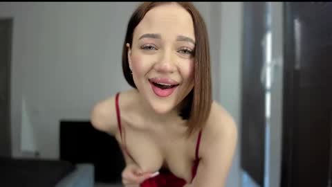 sarahphyllis online show from February 12, 2025, 6:29 am