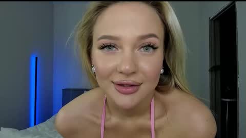 sarahphyllis online show from October 21, 2025, 9:04 pm