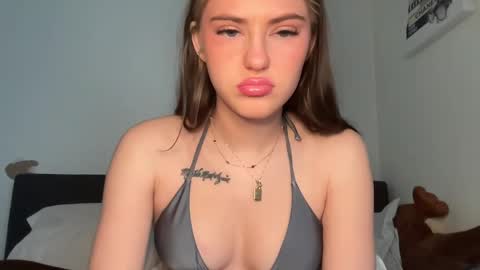 SarahxOliver online show from November 22, 2025, 3:33 pm