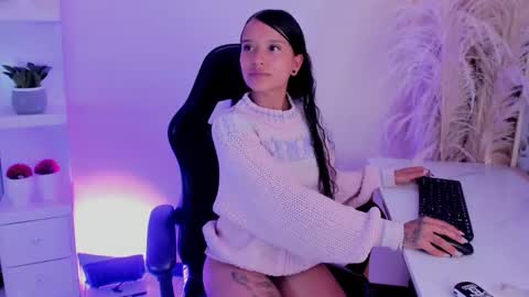 sarajoness__ online show from February 6, 2026, 6:40 am