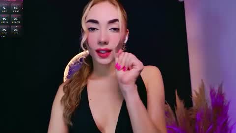 Sara jones   online show from June 13, 2026, 12:41 am