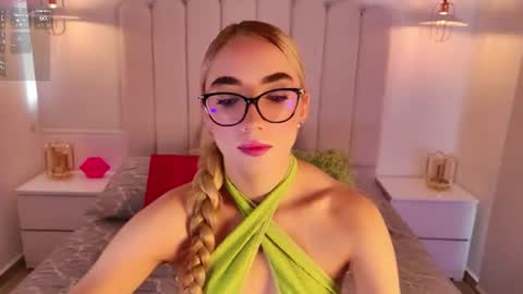 Sara jones   online show from June 19, 2026, 11:47 am