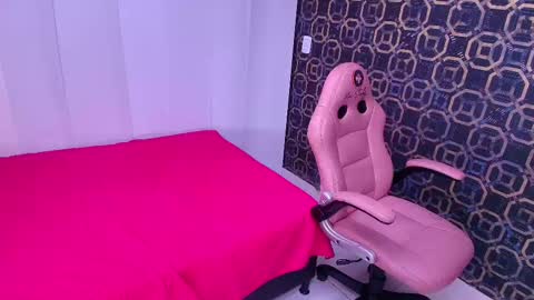 Snapshot of sarak_ chatting on March 5, 2025, 12:00 pm Sara online show from March 5, 2025, 12:00 pm