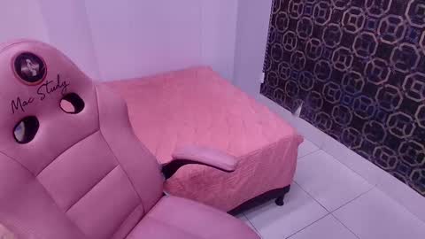 Snapshot of sarak_ chatting on March 8, 2025, 12:09 pm Sara online show from March 8, 2025, 12:09 pm