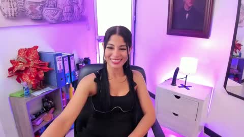 saralife69 online show from December 23, 2024, 6:05 pm