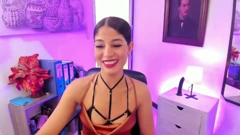 saralife69 online show from December 30, 2024, 2:51 pm
