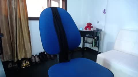 Snapshot of saralovens chatting on January 30, 2025, 2:25 pm Saraloves online show from January 30, 2025, 2:25 pm