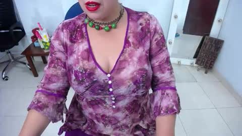 Snapshot of saralovens chatting on October 25, 2025, 9:20 pm Saraloves online show from October 25, 2025, 9:20 pm