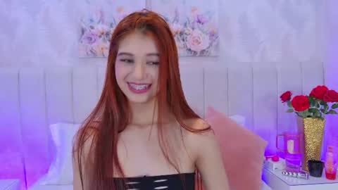 Sara Lugo  online show from June 25, 2026, 8:02 pm