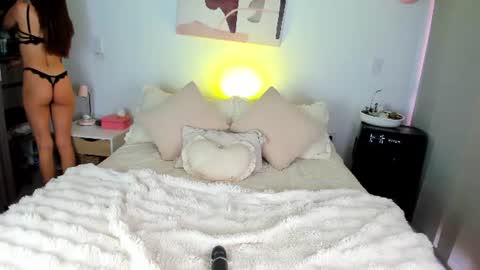 Snapshot of saramartinezz_ chatting on June 20, 2026, 1:25 pm Sara Martinez online show from June 20, 2026, 1:25 pm