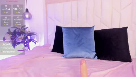 Sara online show from December 18, 2024, 10:57 pm