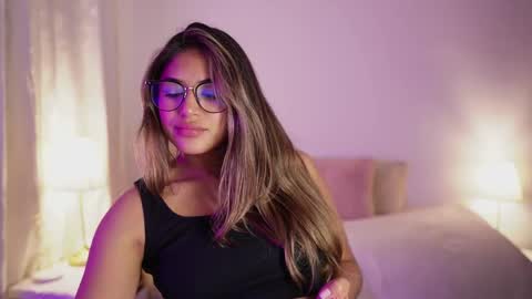 Snapshot of saraparisi_ chatting on September 28, 2025, 12:05 am Sara online show from September 28, 2025, 12:05 am