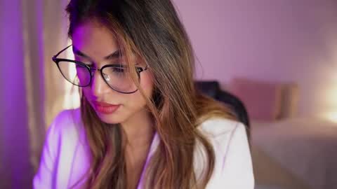 Snapshot of saraparisi_ chatting on October 1, 2025, 12:49 am Sara online show from October 1, 2025, 12:49 am
