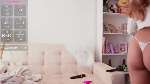 Snapshot of saraparisi_ chatting on October 7, 2025, 10:18 pm Sara online show from October 7, 2025, 10:18 pm
