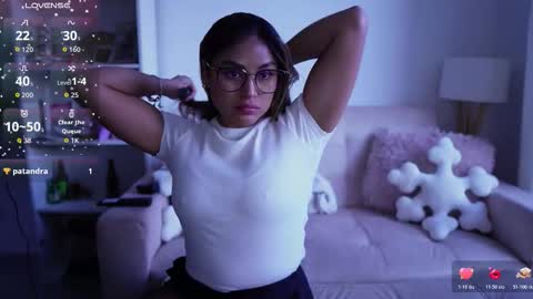 Snapshot of saraparisi_ chatting on October 21, 2025, 10:43 pm Sara online show from October 21, 2025, 10:43 pm