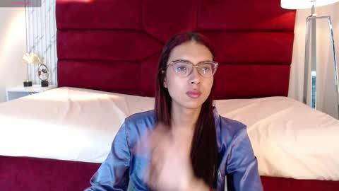Snapshot of sarasaenz_99 chatting on January 26, 2025, 10:35 pm Sara online show from January 26, 2025, 10:35 pm