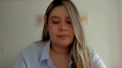 Sara  sarasmithfun by instagram online show from May 25, 2026, 4:46 pm