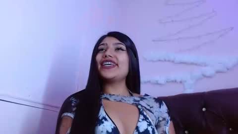 sarastonesx online show from December 1, 2024, 4:29 pm