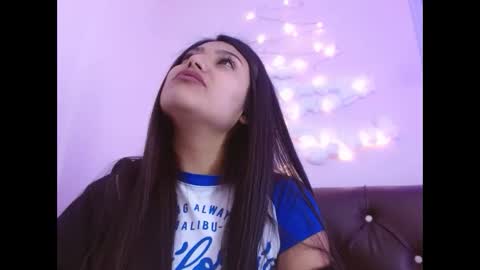 sarastonesx online show from December 5, 2024, 3:04 am