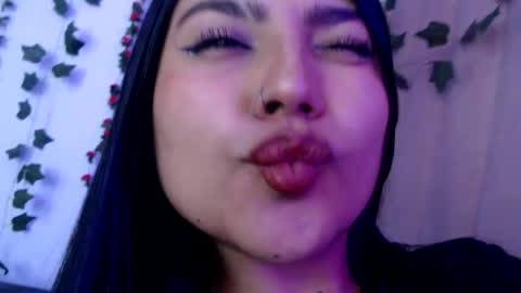 sarastonesx online show from June 16, 2026, 10:34 pm