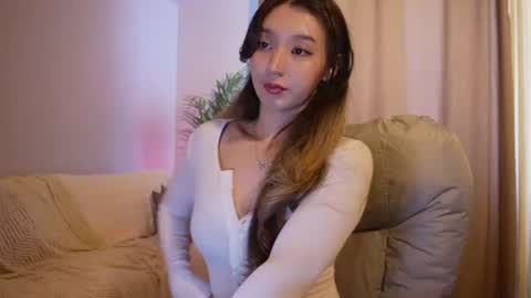 Snapshot of sarasuo chatting on June 13, 2026, 5:27 am Shara online show from June 13, 2026, 5:27 am
