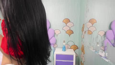 Sara  online show from March 8, 2025, 1:36 pm