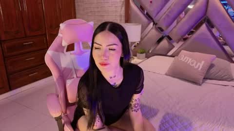 Sara  online show from April 23, 2026, 3:47 pm