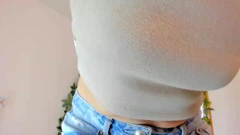 Snapshot of sarawagner_ chatting on September 8, 2025, 6:40 pm online show from September 8, 2025, 6:40 pm