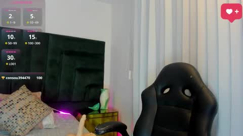      online show from November 29, 2025, 1:08 am