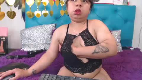 Snapshot of sarawiills chatting on January 18, 2025, 7:15 pm Sara Wills online show from January 18, 2025, 7:15 pm