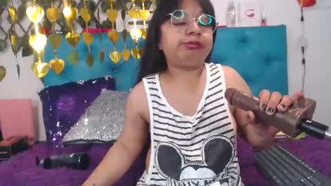 Snapshot of sarawiills chatting on January 31, 2025, 1:34 pm Sara Wills online show from January 31, 2025, 1:34 pm