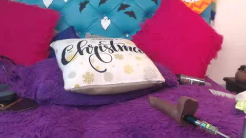 Snapshot of sarawiills chatting on October 16, 2025, 2:18 pm Sara Wills online show from October 16, 2025, 2:18 pm