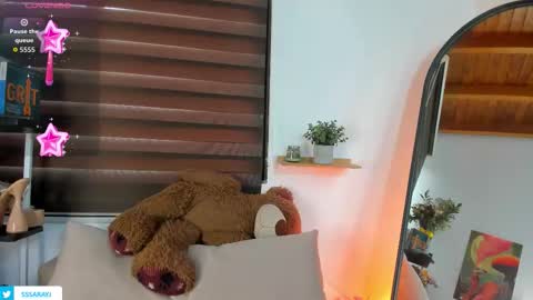 Snapshot of saray_cum chatting on October 19, 2025, 12:39 pm saray online show from October 19, 2025, 12:39 pm