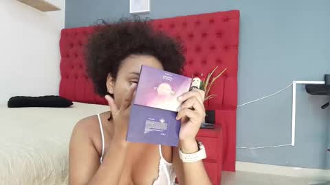 Snapshot of saray_mardez chatting on September 23, 2025, 12:08 pm Saray Mardez online show from September 23, 2025, 12:08 pm