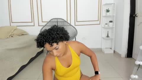 Snapshot of saray_mardez chatting on September 25, 2025, 12:31 pm Saray Mardez online show from September 25, 2025, 12:31 pm