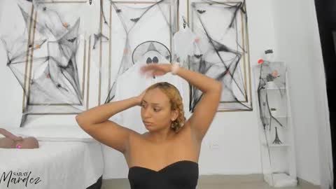 Snapshot of saray_mardez chatting on October 17, 2025, 12:08 pm Saray Mardez online show from October 17, 2025, 12:08 pm
