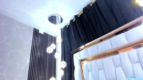 Snapshot of sarayroyse chatting on October 17, 2025, 7:49 pm Saray online show from October 17, 2025, 7:49 pm