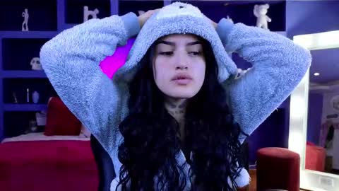 Snapshot of sari_belle chatting on September 13, 2025, 9:03 pm Sari  online show from September 13, 2025, 9:03 pm