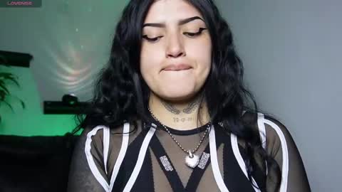 Snapshot of sari_belle chatting on September 29, 2025, 9:19 pm Sari  online show from September 29, 2025, 9:19 pm