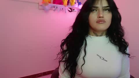 Snapshot of sari_belle chatting on October 6, 2025, 9:56 pm Sari  online show from October 6, 2025, 9:56 pm