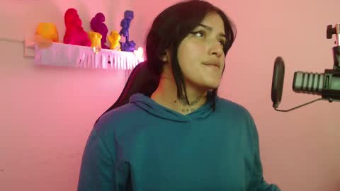 Snapshot of sari_belle chatting on October 7, 2025, 10:07 pm Sari  online show from October 7, 2025, 10:07 pm