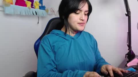 Snapshot of sari_belle chatting on October 8, 2025, 10:13 am Sari  online show from October 8, 2025, 10:13 am